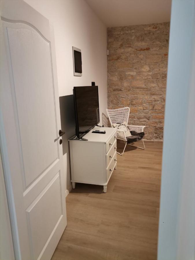 Apartvilla Castropola Εξωτερικό φωτογραφία